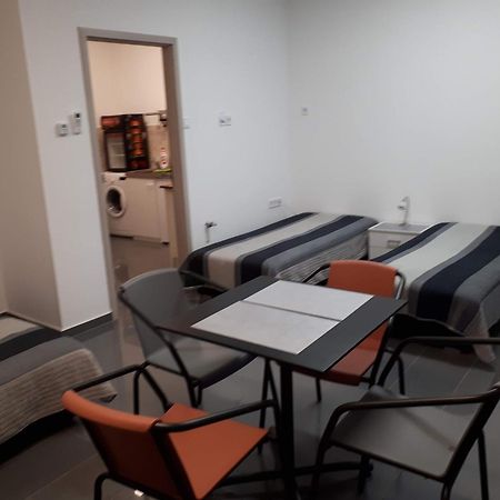 Kertvarosi Apartman Tiszaújváros Eksteriør billede