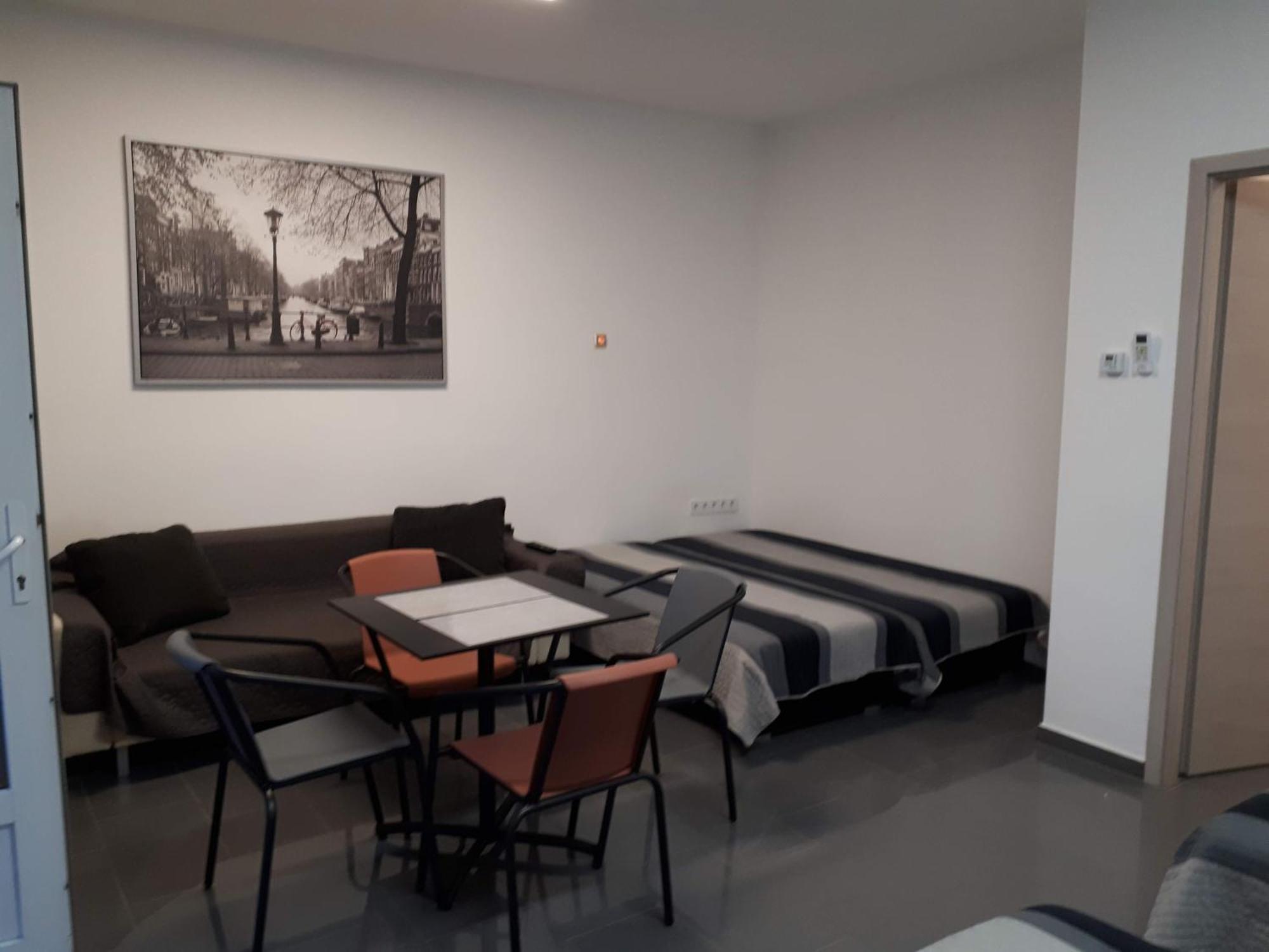 Kertvarosi Apartman Tiszaújváros Eksteriør billede