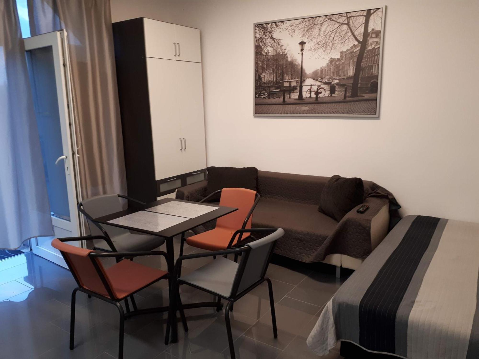 Kertvarosi Apartman Tiszaújváros Eksteriør billede