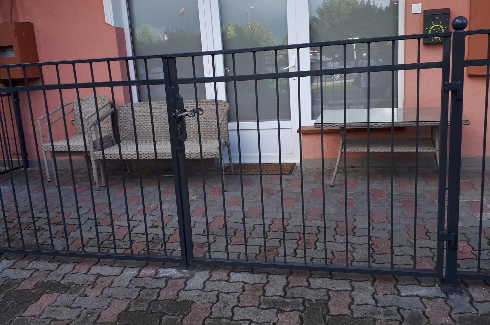 Kertvarosi Apartman Tiszaújváros Eksteriør billede