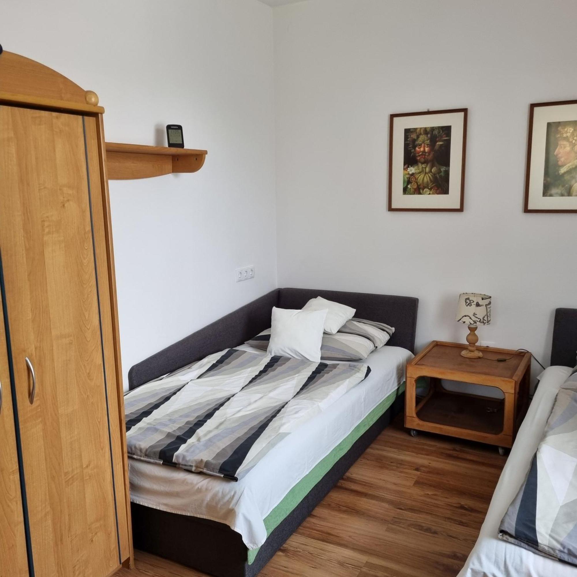 Kertvarosi Apartman Tiszaújváros Eksteriør billede