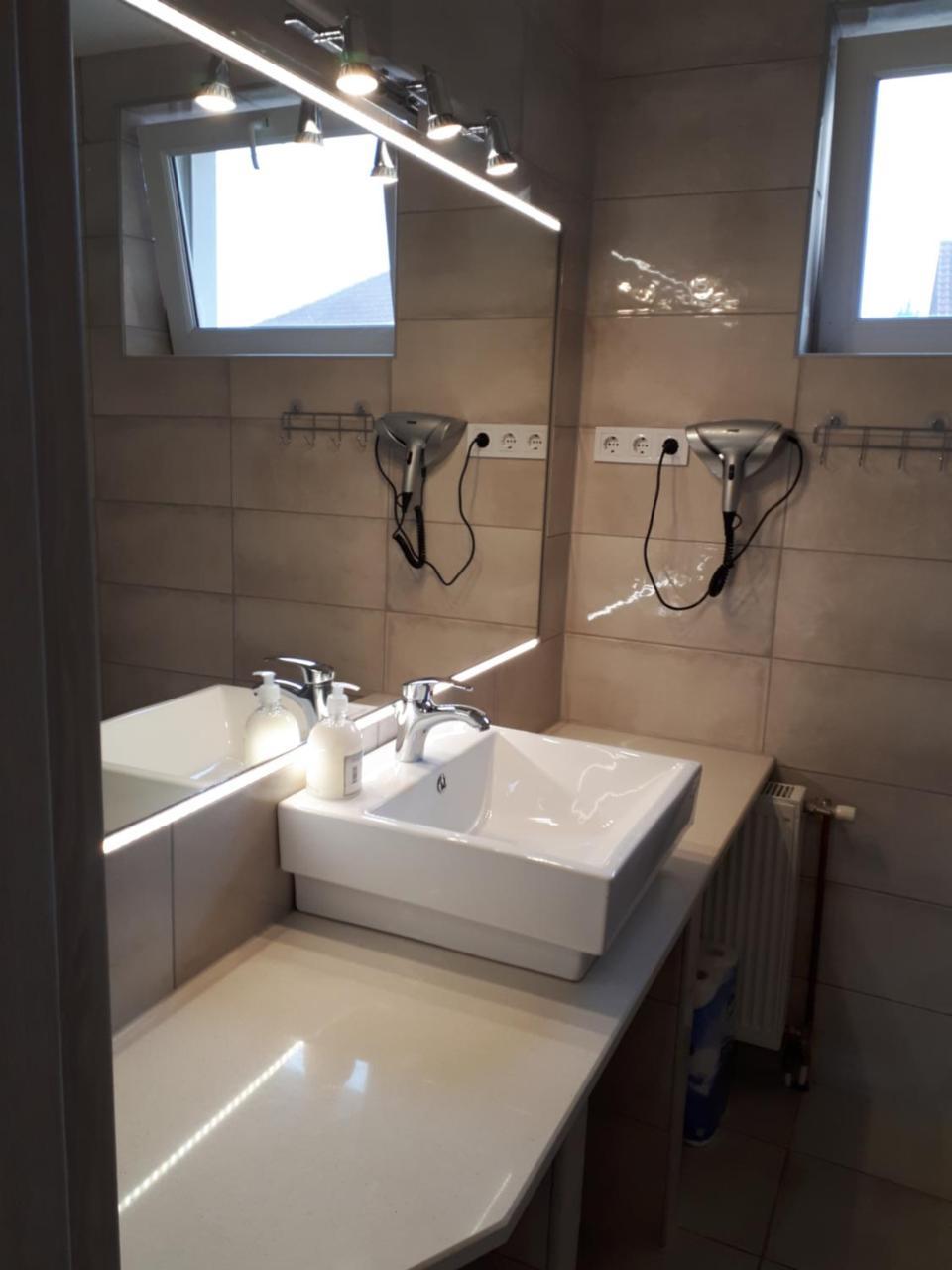 Kertvarosi Apartman Tiszaújváros Eksteriør billede