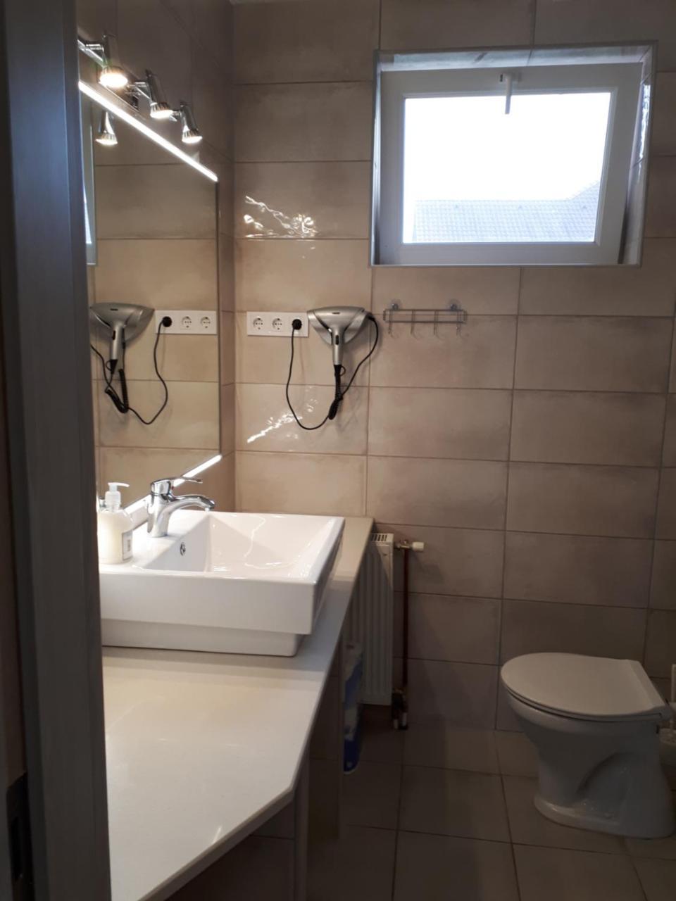 Kertvarosi Apartman Tiszaújváros Eksteriør billede
