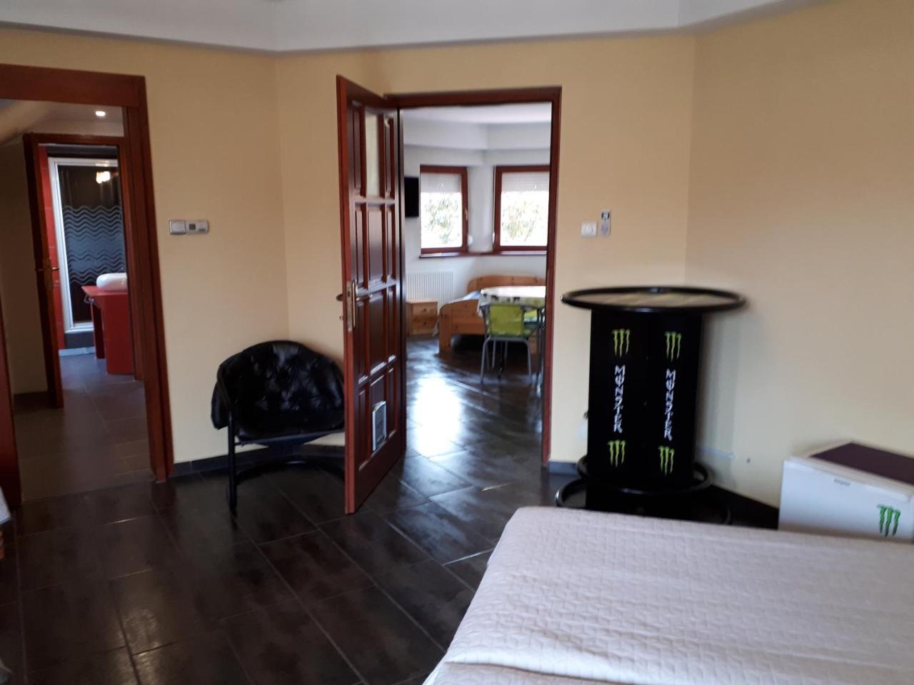 Kertvarosi Apartman Tiszaújváros Eksteriør billede