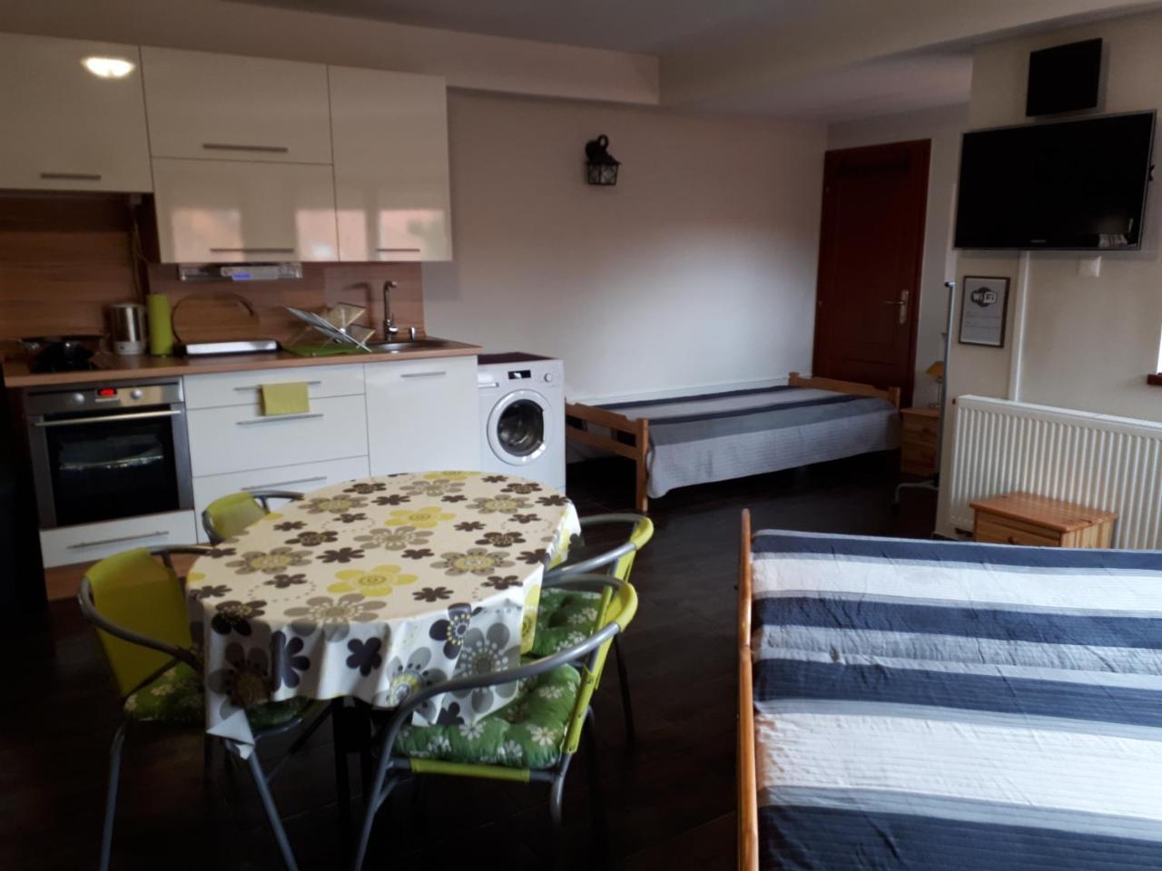 Kertvarosi Apartman Tiszaújváros Eksteriør billede