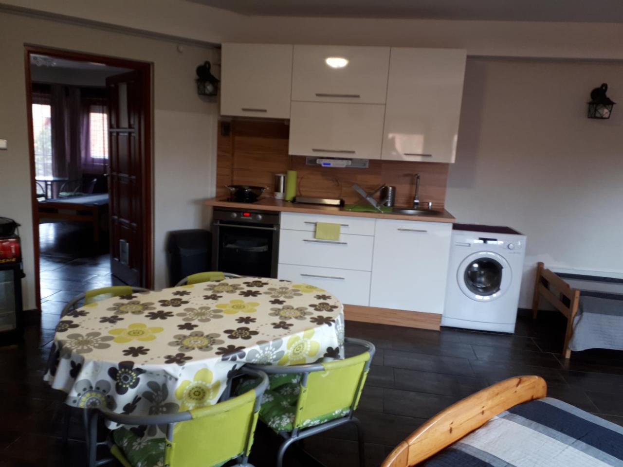 Kertvarosi Apartman Tiszaújváros Eksteriør billede