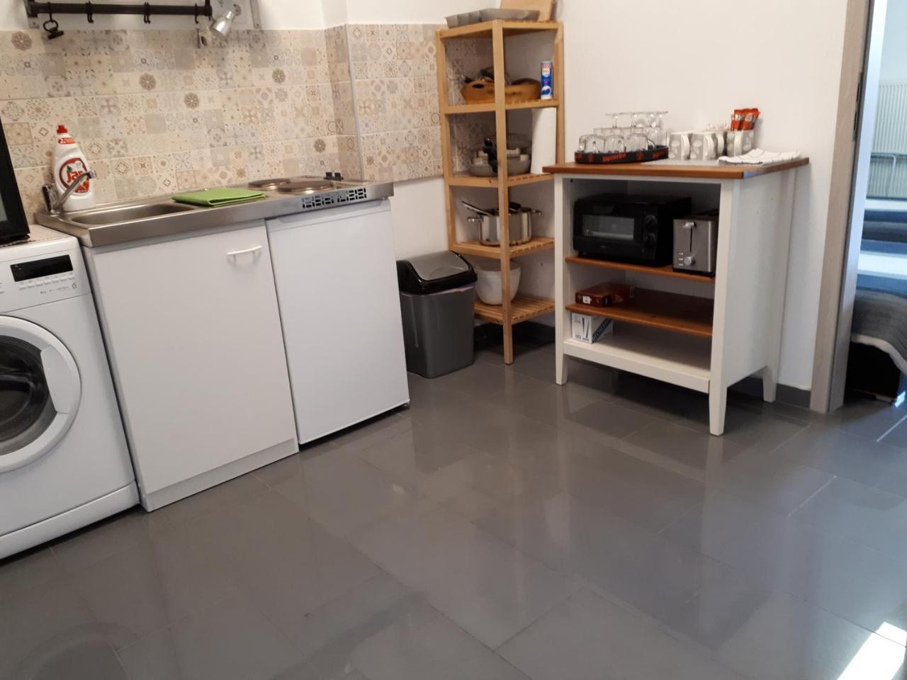 Kertvarosi Apartman Tiszaújváros Eksteriør billede
